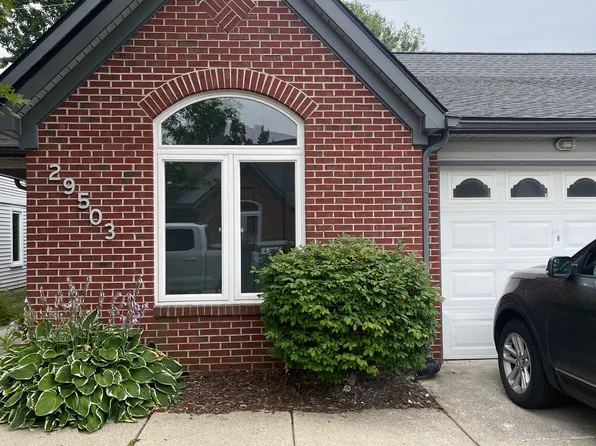 29503 Meadow Ln, Garden City, MI 48135