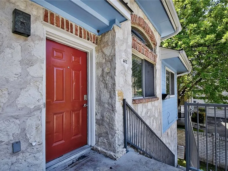 2606 Salado St #401 — Photo 2
