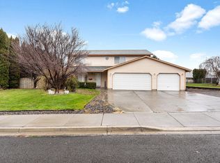 216 W 50th Ave, Kennewick, WA 99337
