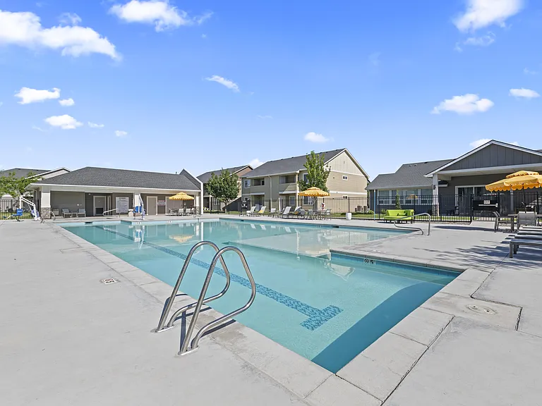 Ridgecrest Commons — Photo 17