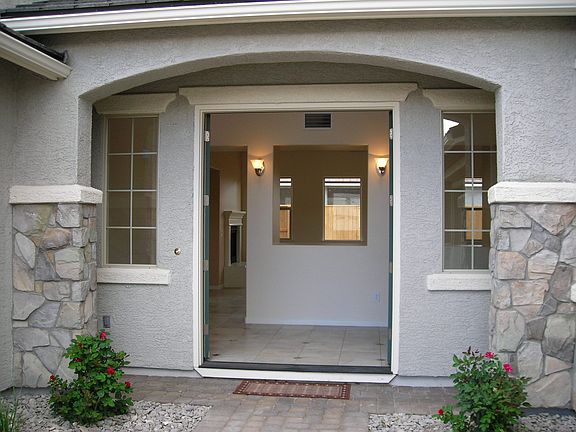 3rd image of 4975 Hallgarten Dr