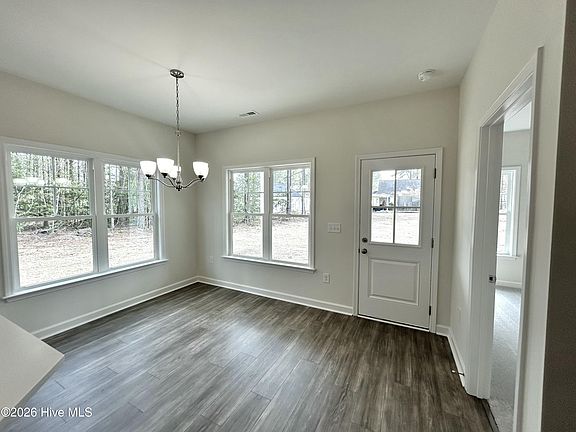 5th image of 1725 Cardinal Drive