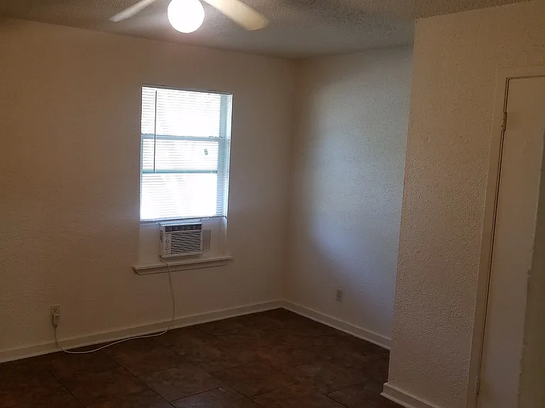 600 Monticello Ct #3 — Photo 13