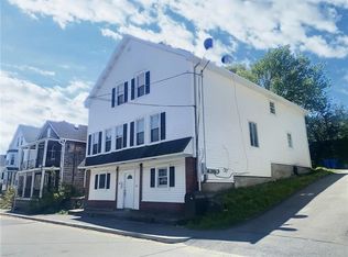42 Central St, Lincoln, RI 02838