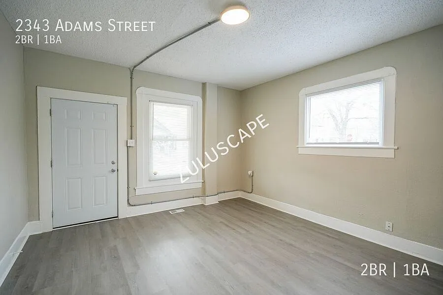 Free First Month Rent! 2343 Adams Street / 2 Bed 1 Bath Duplex Indy Eastside! — Photo 4