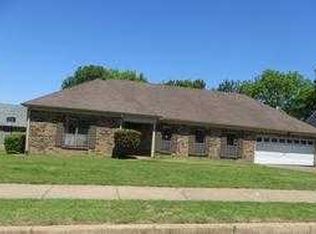 4988 Ridge Park Dr, Memphis, TN 38128