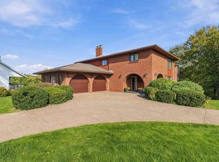20 Bayswater Rd, Dartmouth, NS B2W4E1