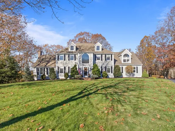 10 Edgar Walker Ct, Hingham, MA 02043