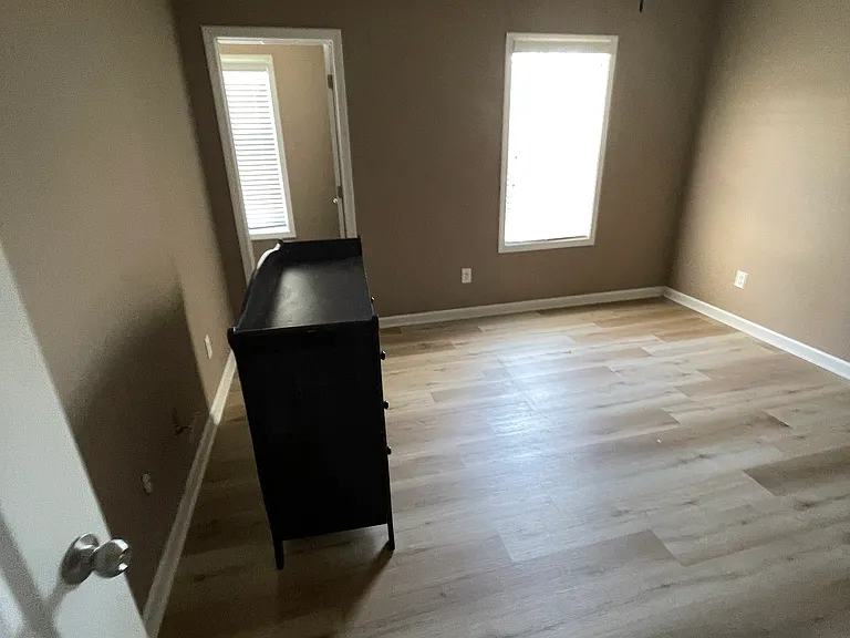 207 Grove Ln — Photo 5