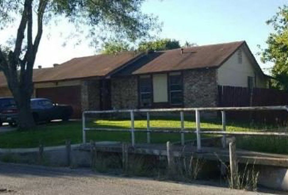 2nd image of 1227 Boling Brk
