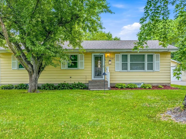3687 Arcade St, Vadnais Heights, MN 55127