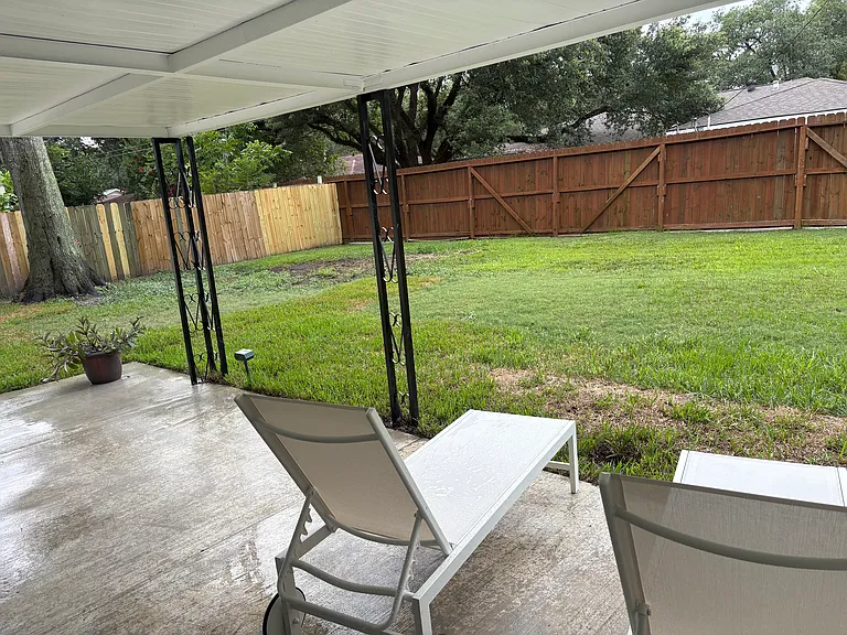 704 Fleetwood St — Photo 41