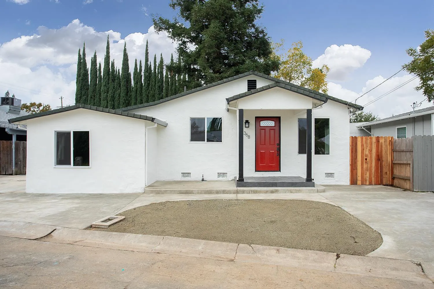 368 Pine Way photo 1