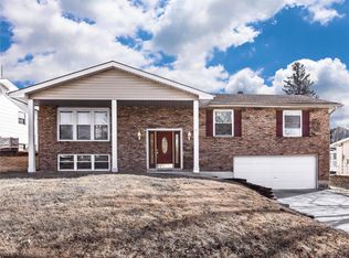 3104 Mockingbird Dr, Saint Charles, MO 63301