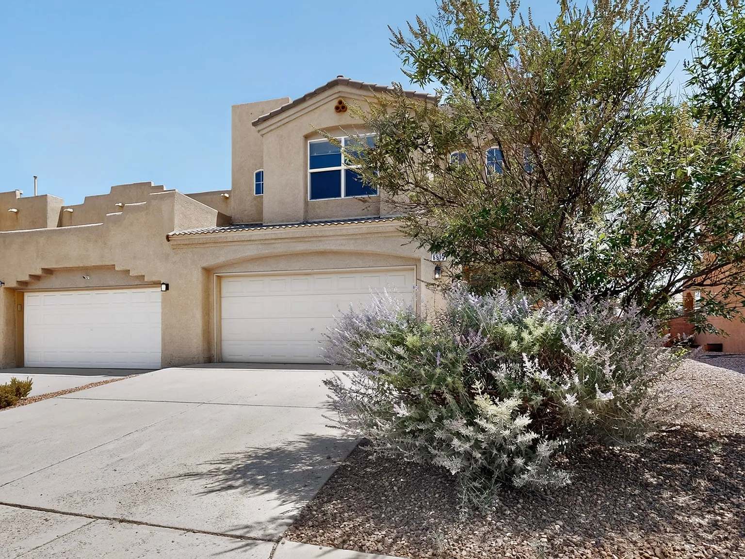 3 bed, 2.5 bath, 1865 sqft, $2,350 — Photo 4