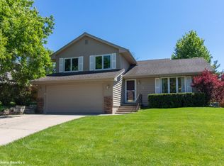 10320 Clark St, Clive, IA 50325