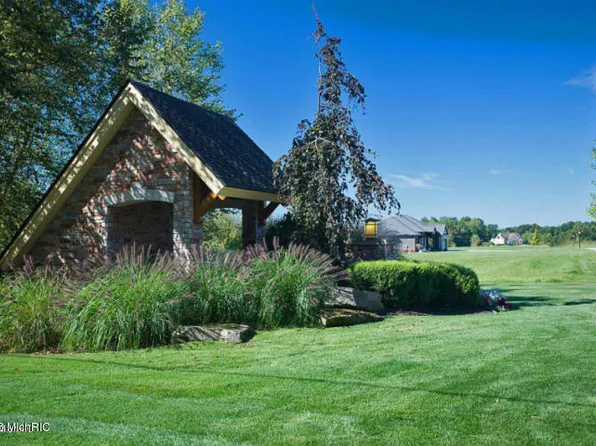 159 Stone Gate Ct, Battle Creek, MI 49015