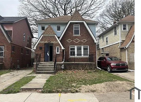 3 bed, 1369 sqft, $1,350 — Photo 1