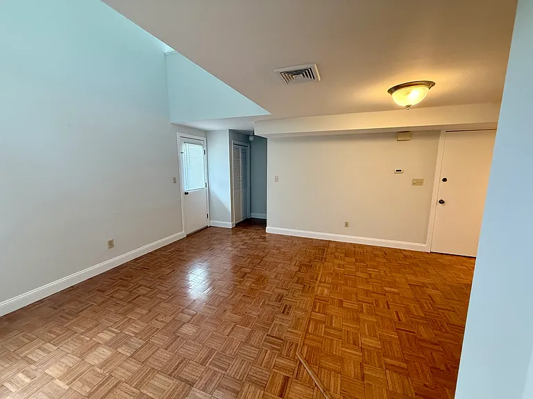 105 Tremont Ave #C — Photo 6