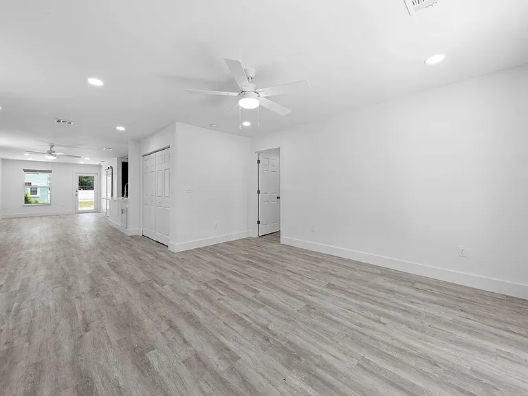 720 McIntosh St — Photo 12