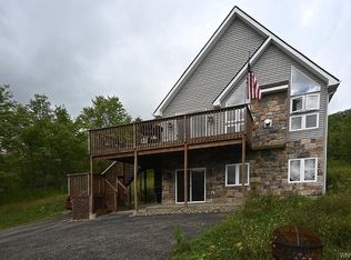 5694 Bonn Way E, Great Valley, NY 14741