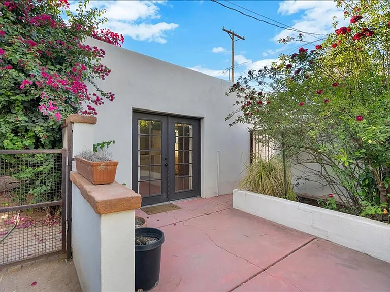 1941 E Lee St — Photo 10