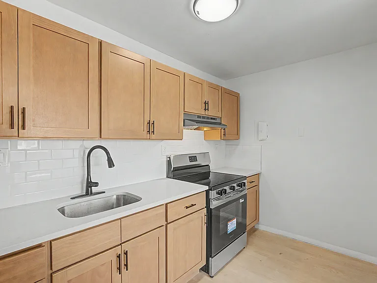 21-2C Spring St #C2 — Photo 6