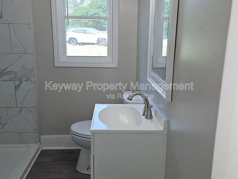 302 Crystal Lake Dr — Photo 8