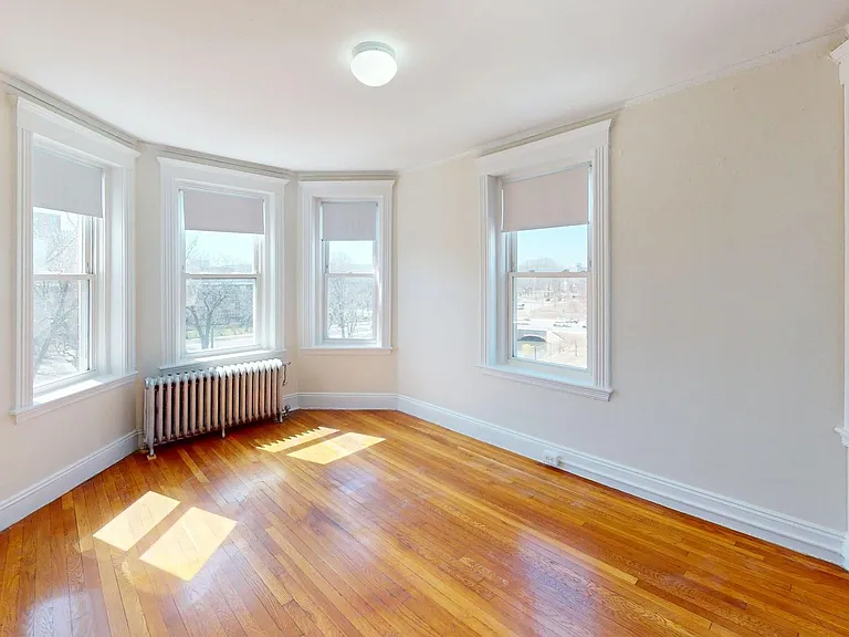 230 Park Dr #7 — Photo 3