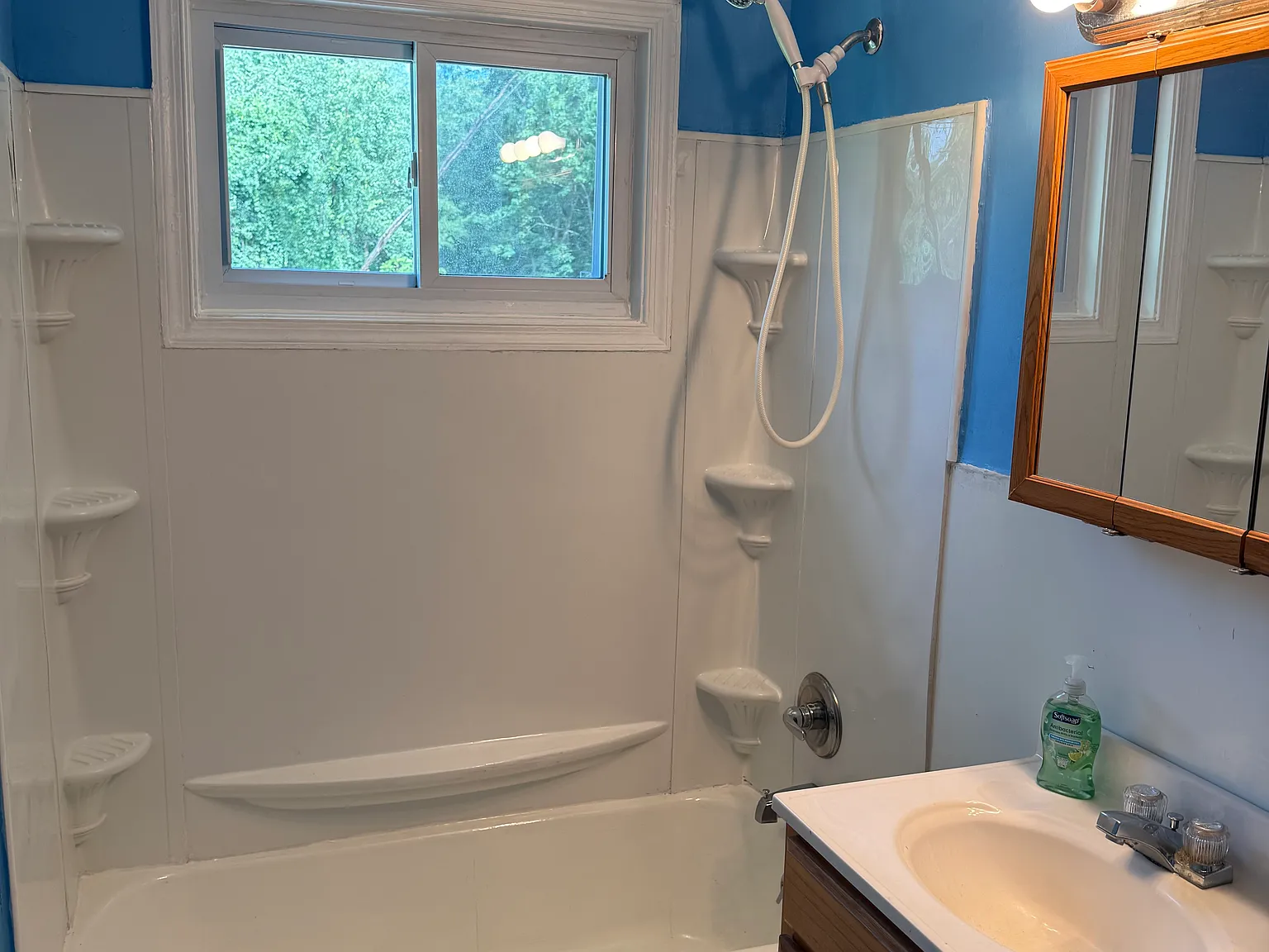 3 bed, 1.5 bath, 900 sqft, $2,100 — Photo 3