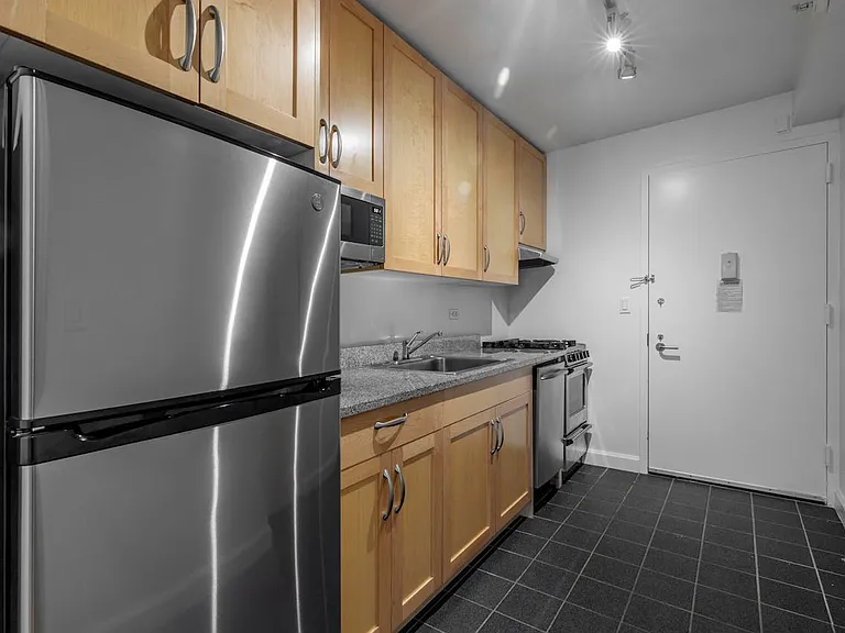 360 W 43rd St #N6B — Photo 5