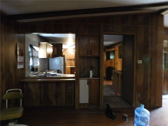 5th image of 509 E 64th St