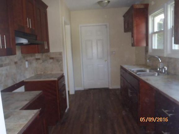 4th image of 2545 Van Brunt Blvd
