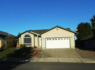 155 Meadow Slope Dr, Talent, OR 97540
