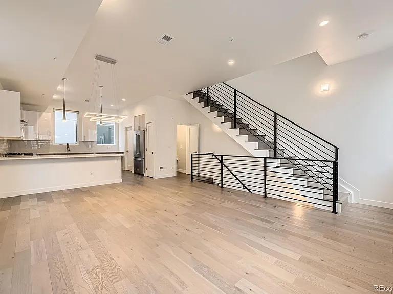 1612 Irving St #4 — Photo 17