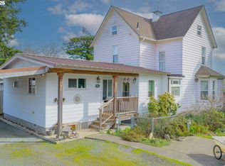 1150 W 8th St, Coquille, OR