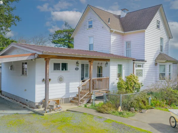 1150 W 8th St, Coquille, OR 97423