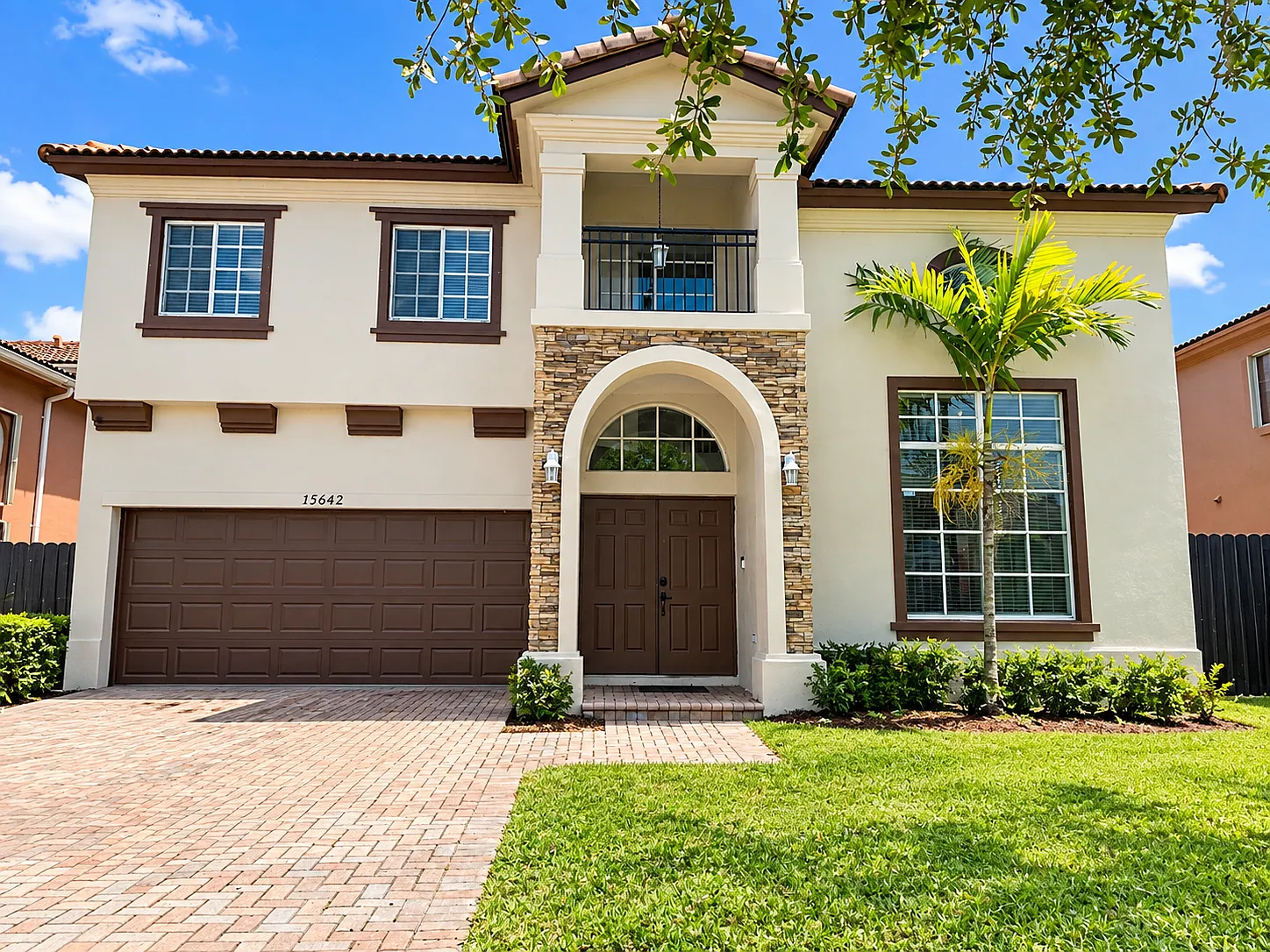 5 bed, 3174 sqft, $4,800 — Photo 1
