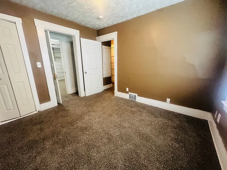 1056 E 99 ST. Cleveland, OH 44108 — Photo 17