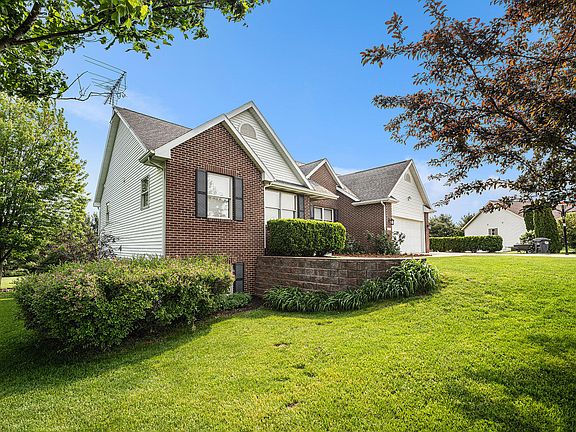 2nd image of 53029 Meadow View Ln