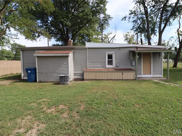 505 Southard Pl, South Roxana, IL 62087