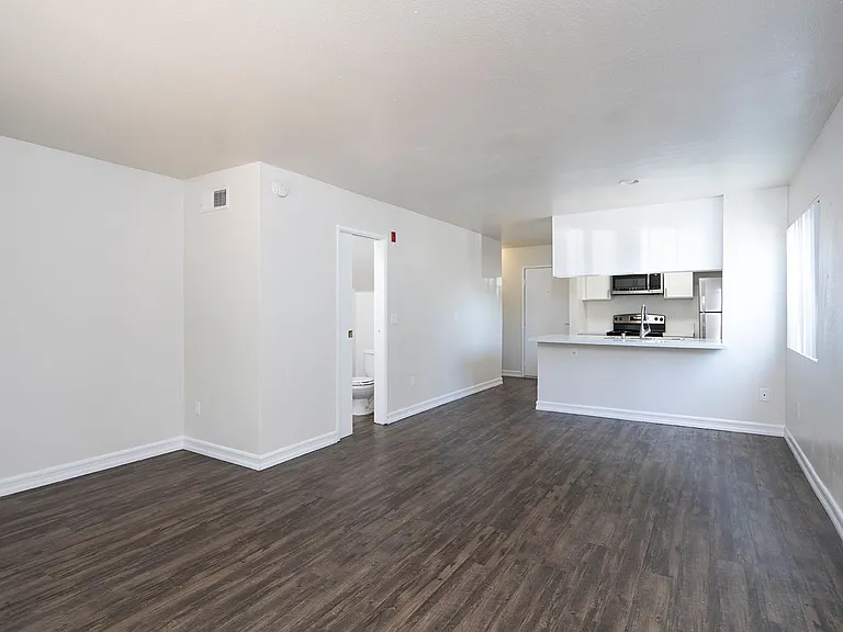 Mission Pacific Apartments — Photo 47