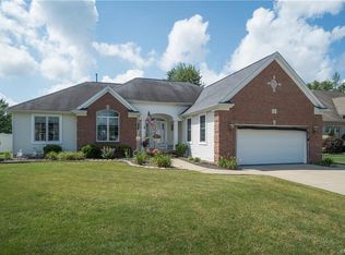 4 Chestnut Cor, Lancaster, NY 14086