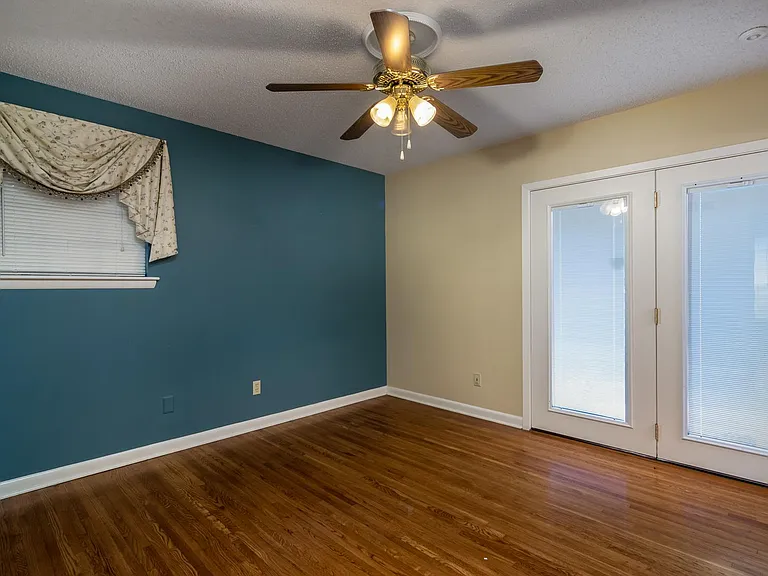 9601 Temple Dr — Photo 20
