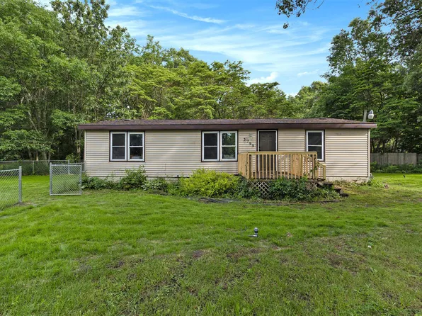 3799 Neal St, Fruitport, MI 49415