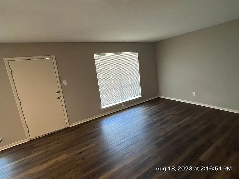 U of M Area - Southernwood Apartments — Photo 39