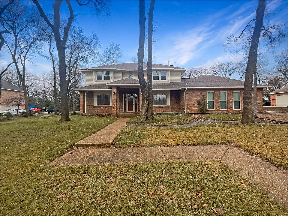 1st image of 214 Covey Ln