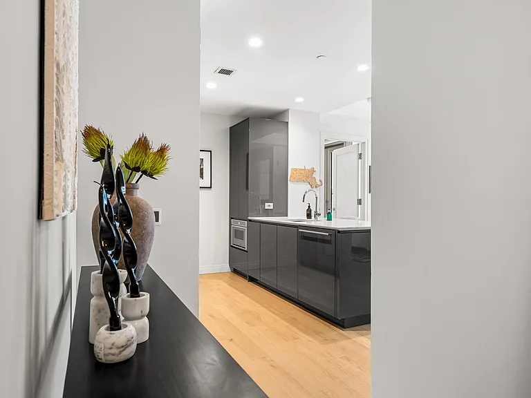 135 Seaport Blvd #705 — Photo 8