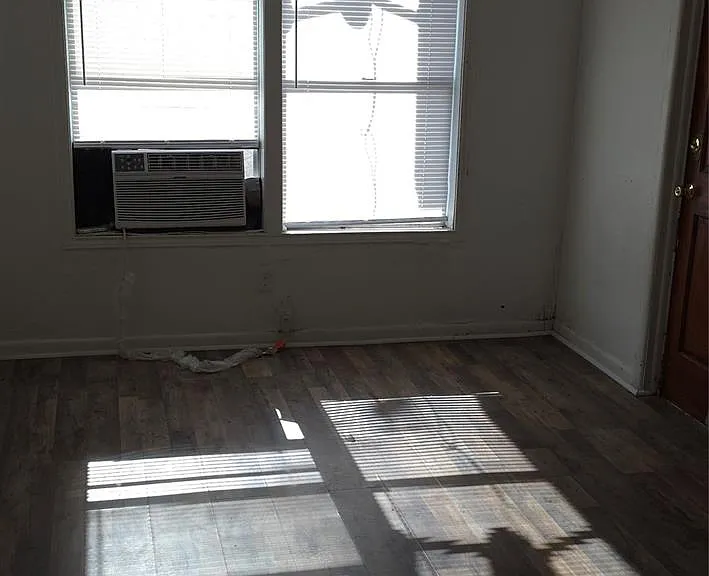 2811 Iola St #8 — Photo 10