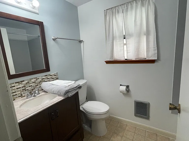 310 NE 45th St #1 — Photo 10